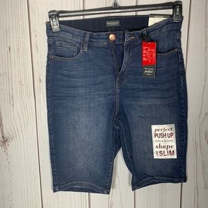 Bold Elements Curvy Bermuda